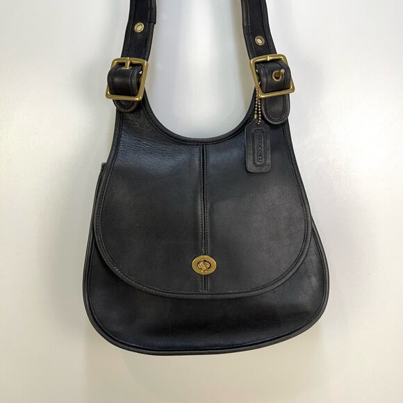 Coach Handbags - Vintage Coach Crescent Bag Black Leather Purse Handbag 9235